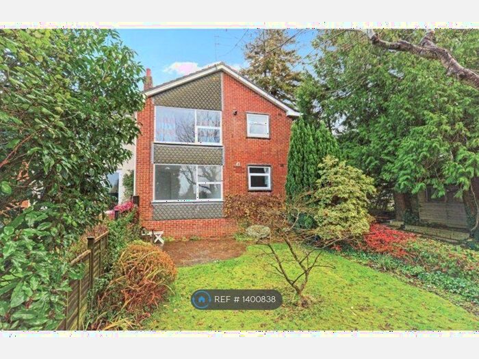 2 Bedroom Flat To Rent In Cuthburga Road, Wimborne, BH21