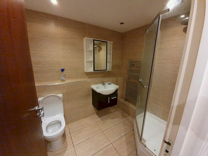 2 Bedroom Flat To Rent In Flat - King Street, Southall, UB2