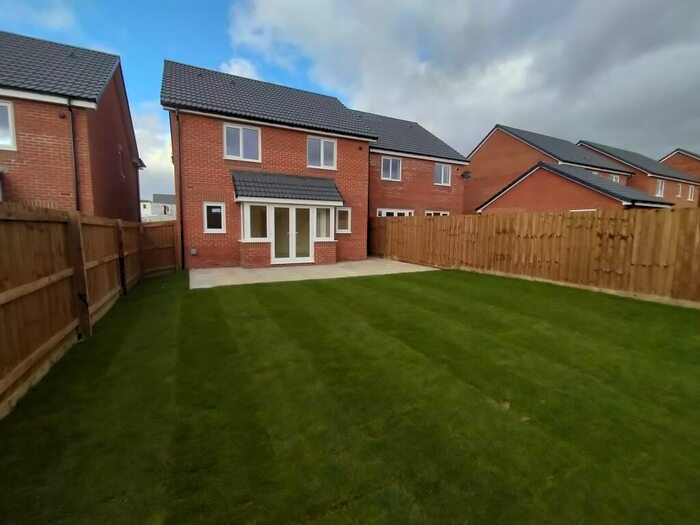 3 Bedroom House To Rent In Watermint Road, Chesterfield, S42