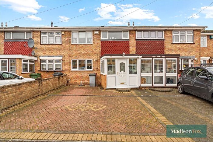 3 Bedroom Terraced House For Sale In Turpin Avenue, Collier Row, RM5