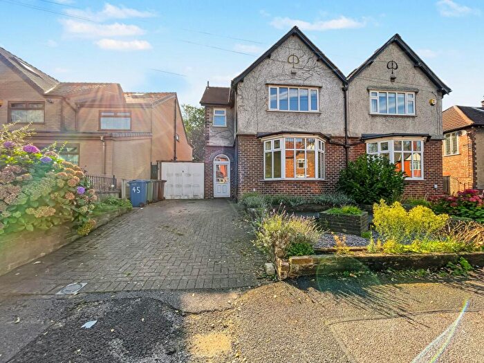 4 Bedroom Semi-Detached House For Sale In Polefield Road, Prestwich, M25