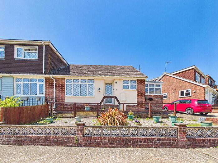 2 Bedroom Bungalow For Sale In Valebrook Close, Folkestone, Kent, CT20