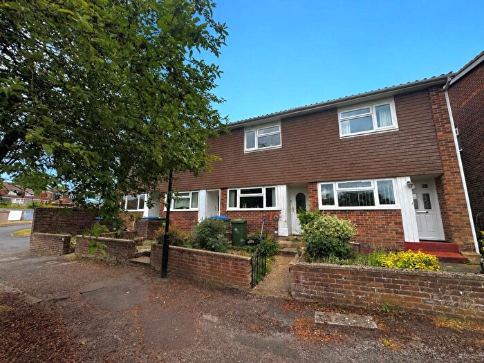 2 Bedroom House To Rent In Shooters Hill Close, Woolston, SO19