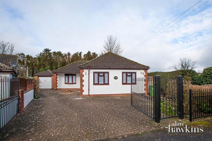 3 Bedroom Detached Bungalow For Sale In Bradenstoke, Chippenham, SN15