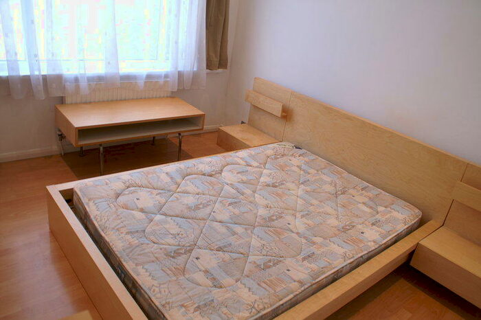 1 Bedroom Flat To Rent In Elsham Terrace, Burley, Leeds, LS4