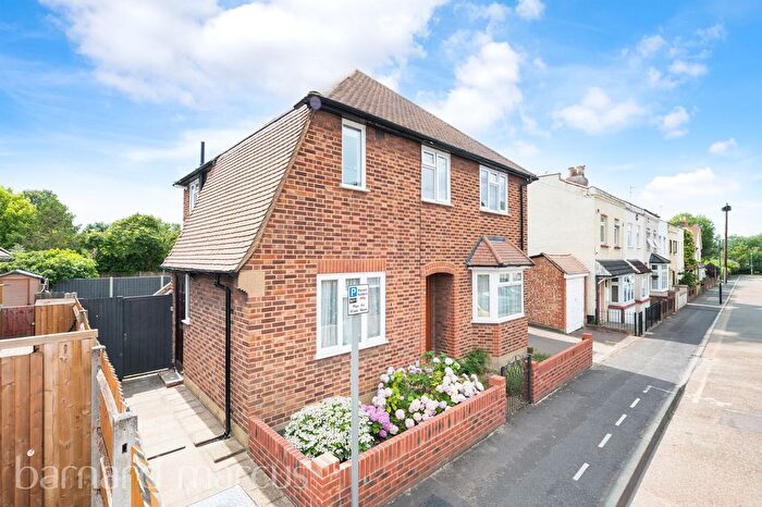2 Bedroom Maisonette To Rent In Lincoln Road, Worcester Park, KT4
