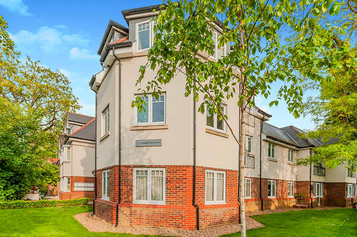 2 Bedroom Flat To Rent In Flat 6 Broadlands Grange Broadlands, Shepperton, TW17