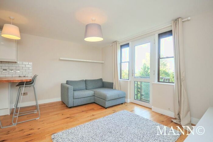 1 Bedroom Flat To Rent In Eliot Park, Blackheath, SE13