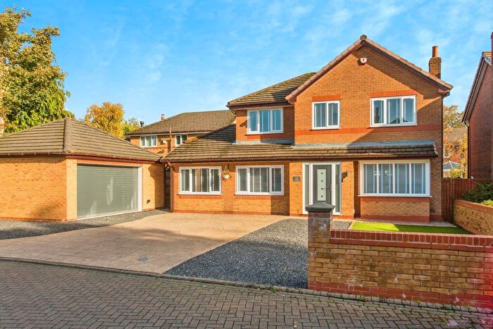 4 Bedroom Detached House For Sale In The Cloisters, Leyland, Lancashire, PR25