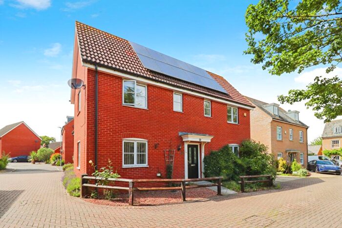 4 Bedroom Detached House For Sale In Red Robin Close, Tharston, Norwich, NR15