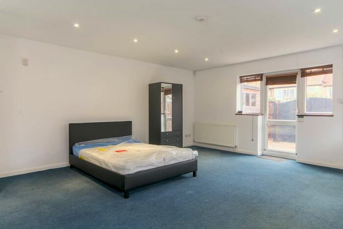 Studio To Rent In Argyle Road, West Ealing, London, W13