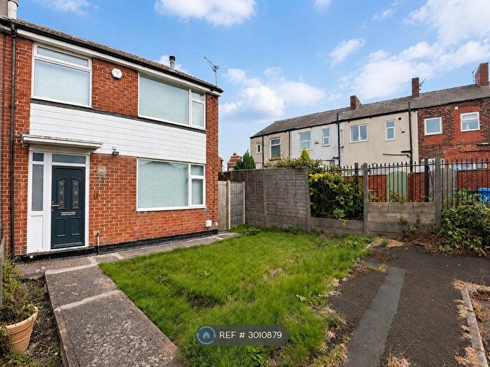 3 Bedroom End Terrace House To Rent In Hazel Close, Manchester, M43