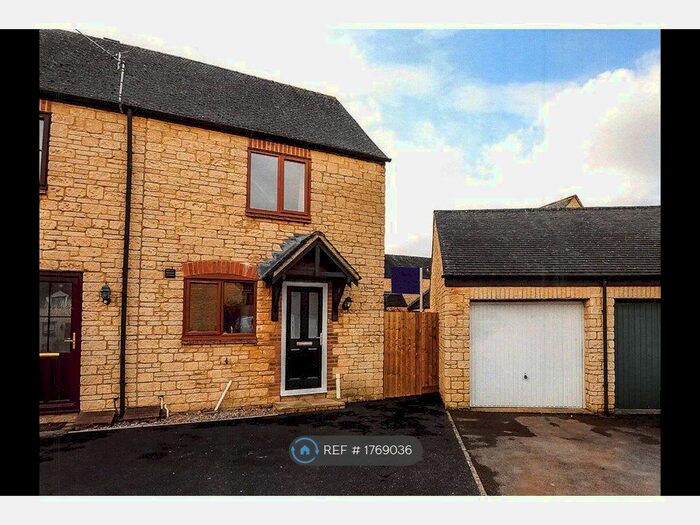 2 Bedroom End Of Terrace House To Rent In Painswick Close, Witney, OX28