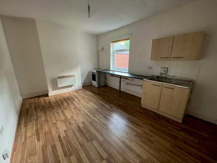 1 Bedroom Flat To Rent In Chester Road, Sutton Coldfield, B73