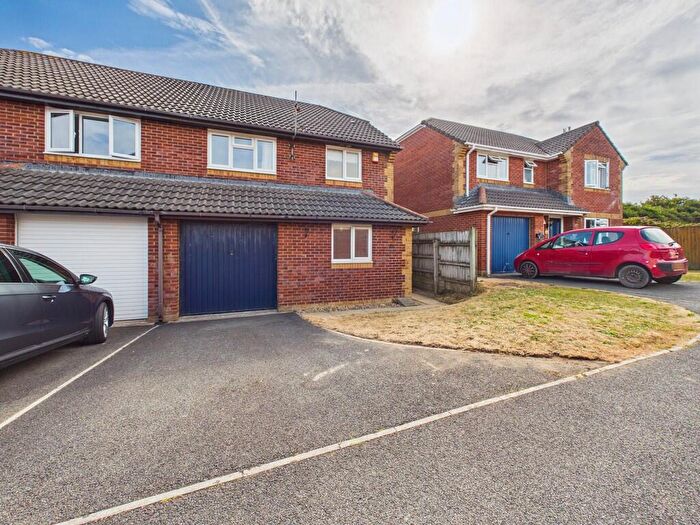 3 Bedroom Semi-Detached House For Sale In Elizabeth Road, EX23