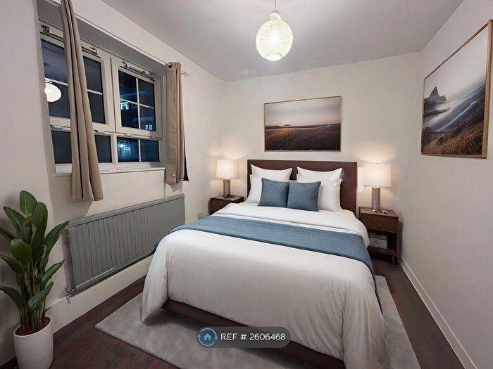 3 Bedroom Flat To Rent In Cranbrook House, London, E5