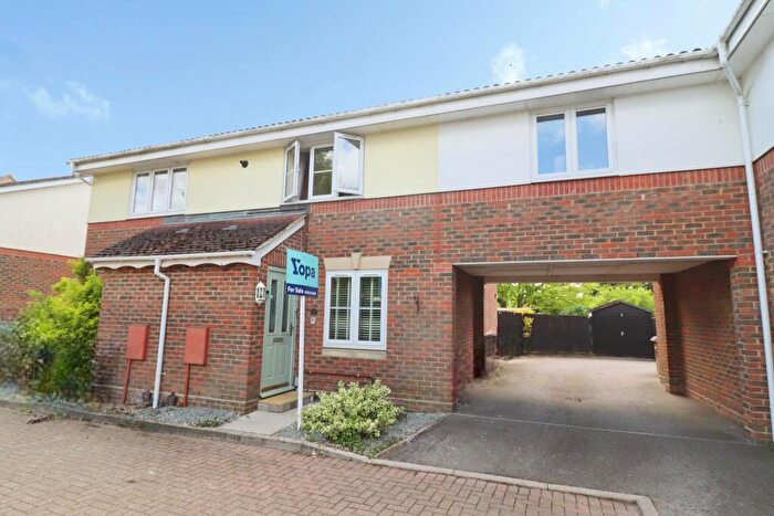 2 Bedroom Terraced House For Sale In Crushton Place, Chelmsford, CM1