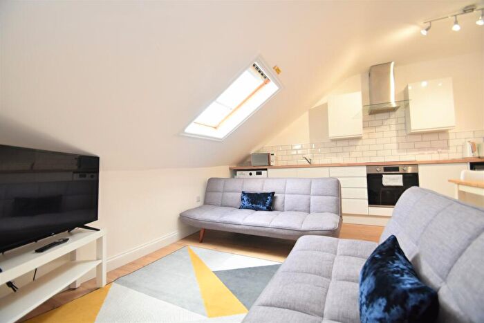 2 Bedroom Flat To Rent In Palmerston Road, Southsea, PO5