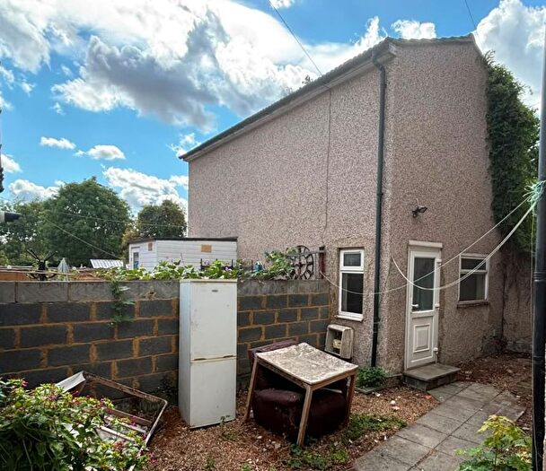 2 Bedroom Detached House For Sale In D Barrington Road, Manor Park, London, E12
