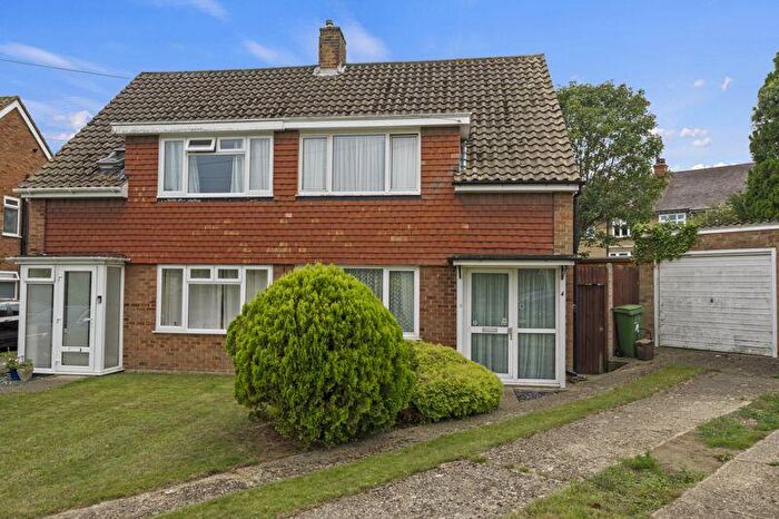 3 Bedroom Semi-Detached House For Sale In Repton Close, Carshalton, SM5