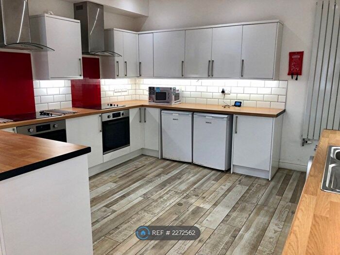 7 Bedroom Terraced House To Rent In Henry Road, Nottingham, NG7