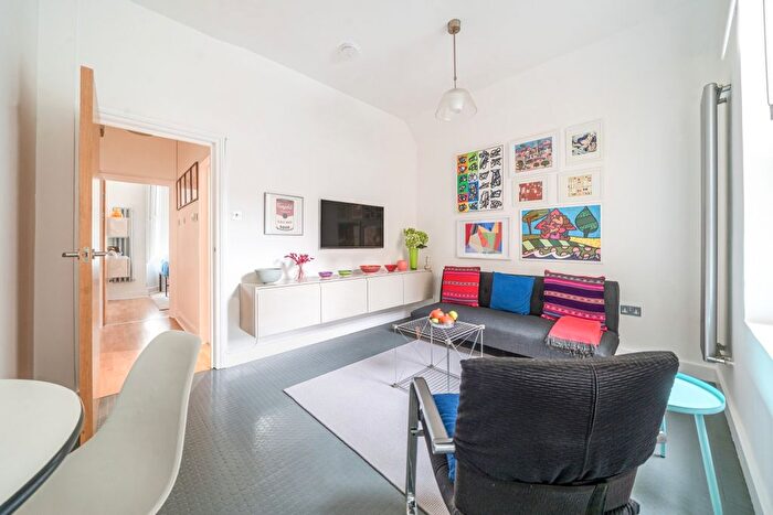1 Bedroom Flat To Rent In Stowe Road, London, W12