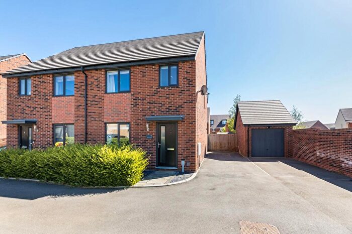 2 Bedroom Semi-Detached House For Sale In Flowe Drive, Wantage, OX12