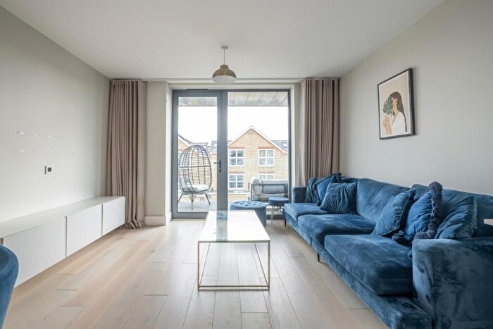 1 Bedroom Apartment To Rent In Harrier House Antoinette Close, KT1