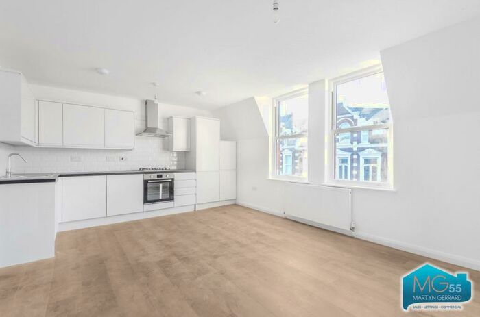 3 Bedroom Apartment To Rent In Broadway Parade, Crouch End, London, N8