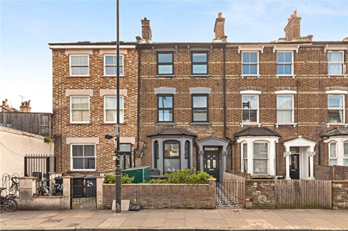 5 Bedroom Terraced House For Sale In Rock Street, London, N4