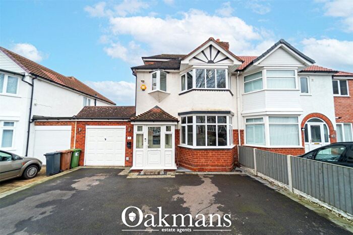 4 Bedroom Semi-Detached House For Sale In Hatchford Avenue, Solihull, West Midlands, B92