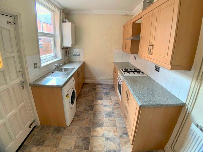 3 Bedroom Terraced House To Rent In Harrow Road, Leicester, LE3