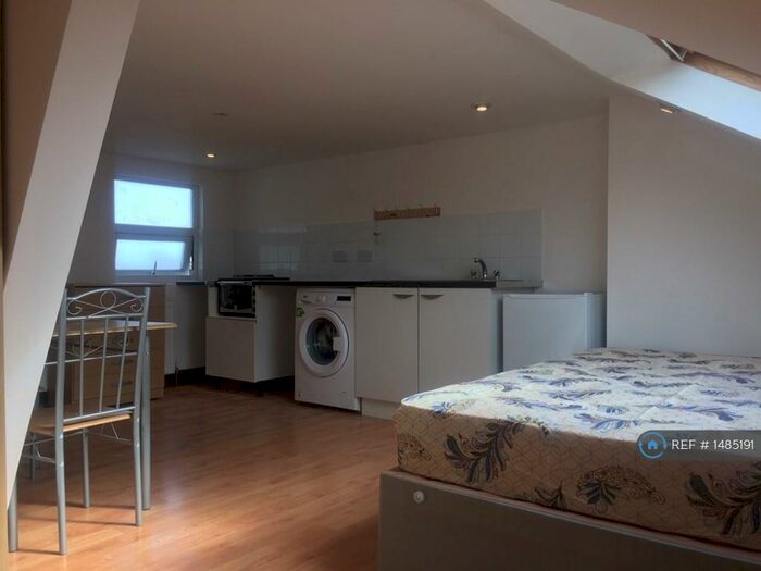 1 Bedroom Semi-Detached House To Rent In St. Pauls Road, London, N17