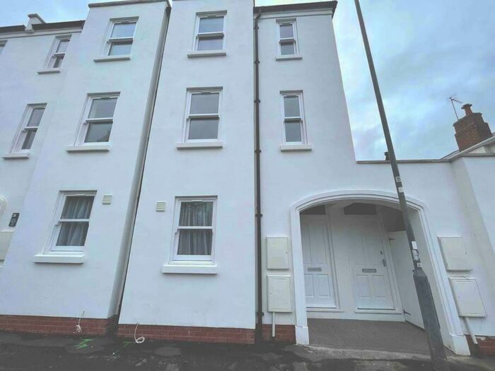 4 Bedroom Town House To Rent In Rai Court, Beauchamp Road, Leamington Spa, CV32