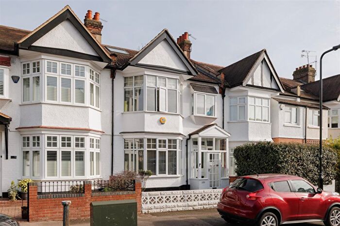 4 Bedroom Terraced House For Sale In Oak Hill Gardens, Woodford Green, IG8