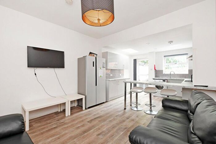 4 Bedroom House To Rent In Stalker Lees Road, Sheffield, S11
