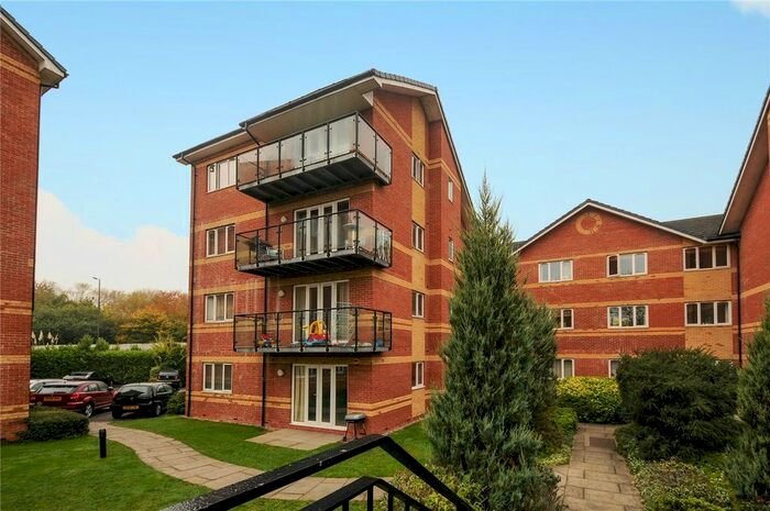 2 Bedroom Flat To Rent In Capital Point, Temple Place, Reading, Berkshire, RG1