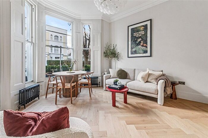 2 Bedroom Flat For Sale In St. Lukes Road, London, W11