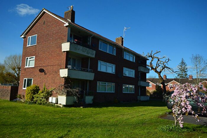 2 Bedroom Flat For Sale In Churchill Court, Wilton, Salisbury, SP2
