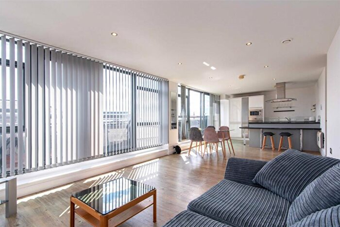 2 Bedroom Apartment To Rent In Crusader House, NG1