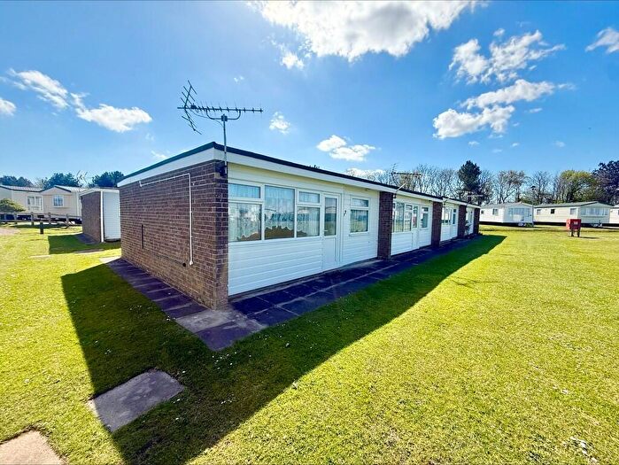 2 Bedroom Chalet For Sale In Sundowner Chalet Park, Hemsby, NR29