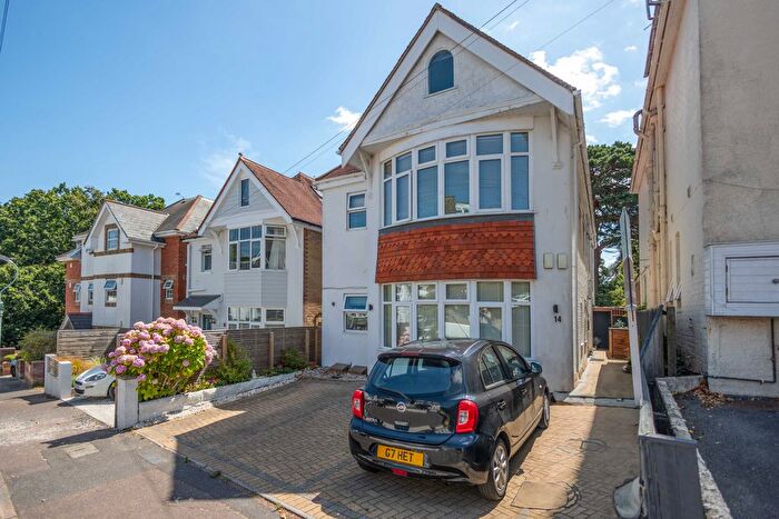 2 Bedroom Flat To Rent In Alumdale Road, Westbourne, Dorset, BH4
