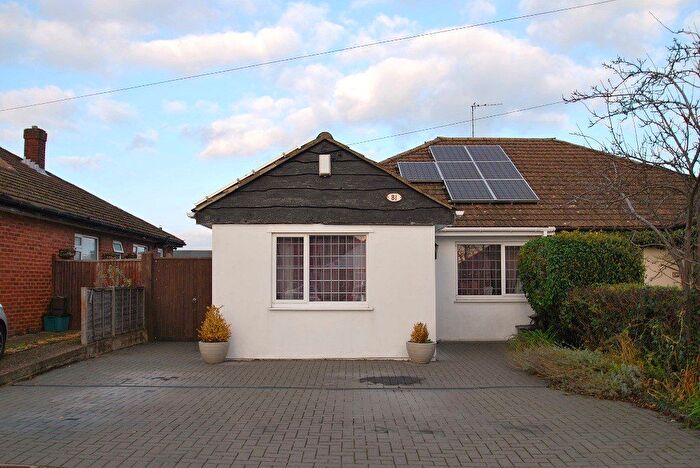 2 Bedroom Bungalow For Sale In Rose Drive, Chesham, Buckinghamshire, HP5