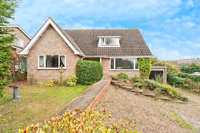 4 Bedroom Detached Bungalow For Sale In Hillside, Cromer, NR27
