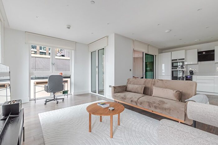 2 Bedroom Flat To Rent In Whitechapel, E1