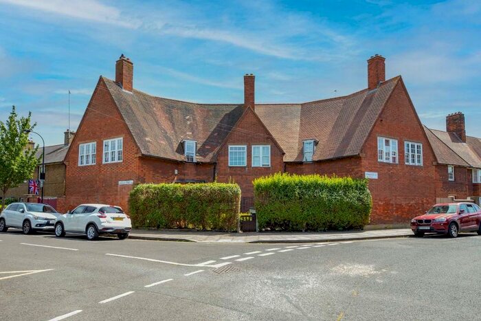 3 Bedroom Property To Rent In Stokesley Street, London, W12