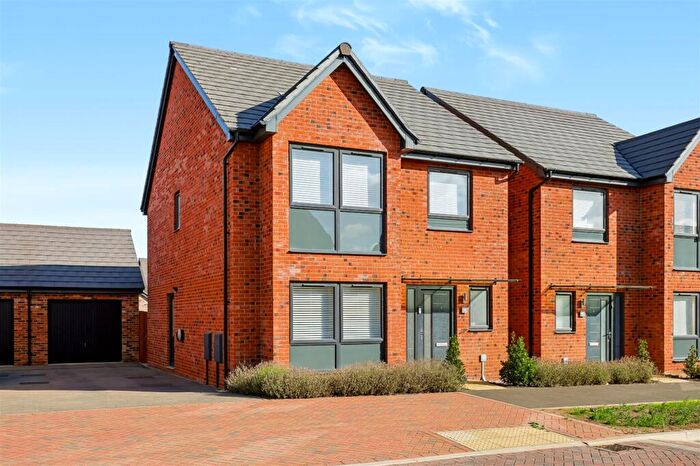 4 Bedroom House For Sale In Clun Forest Way, Whitehouse, Milton Keynes, MK8