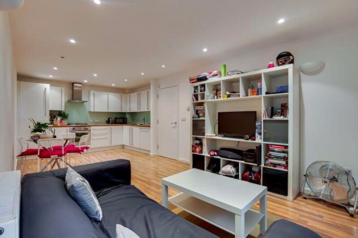 1 Bedroom Flat To Rent In Chicksand Street, London, E1