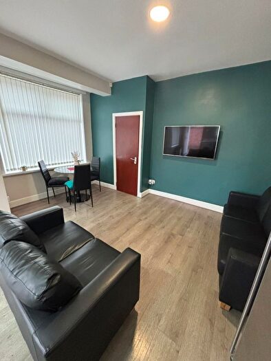 3 Bedroom End Of Terrace House To Rent In Kippax Street, M14