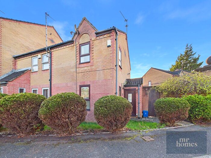 2 Bedroom End Of Terrace House For Sale In Osborne Square, Grangetown, Cardiff, CF11